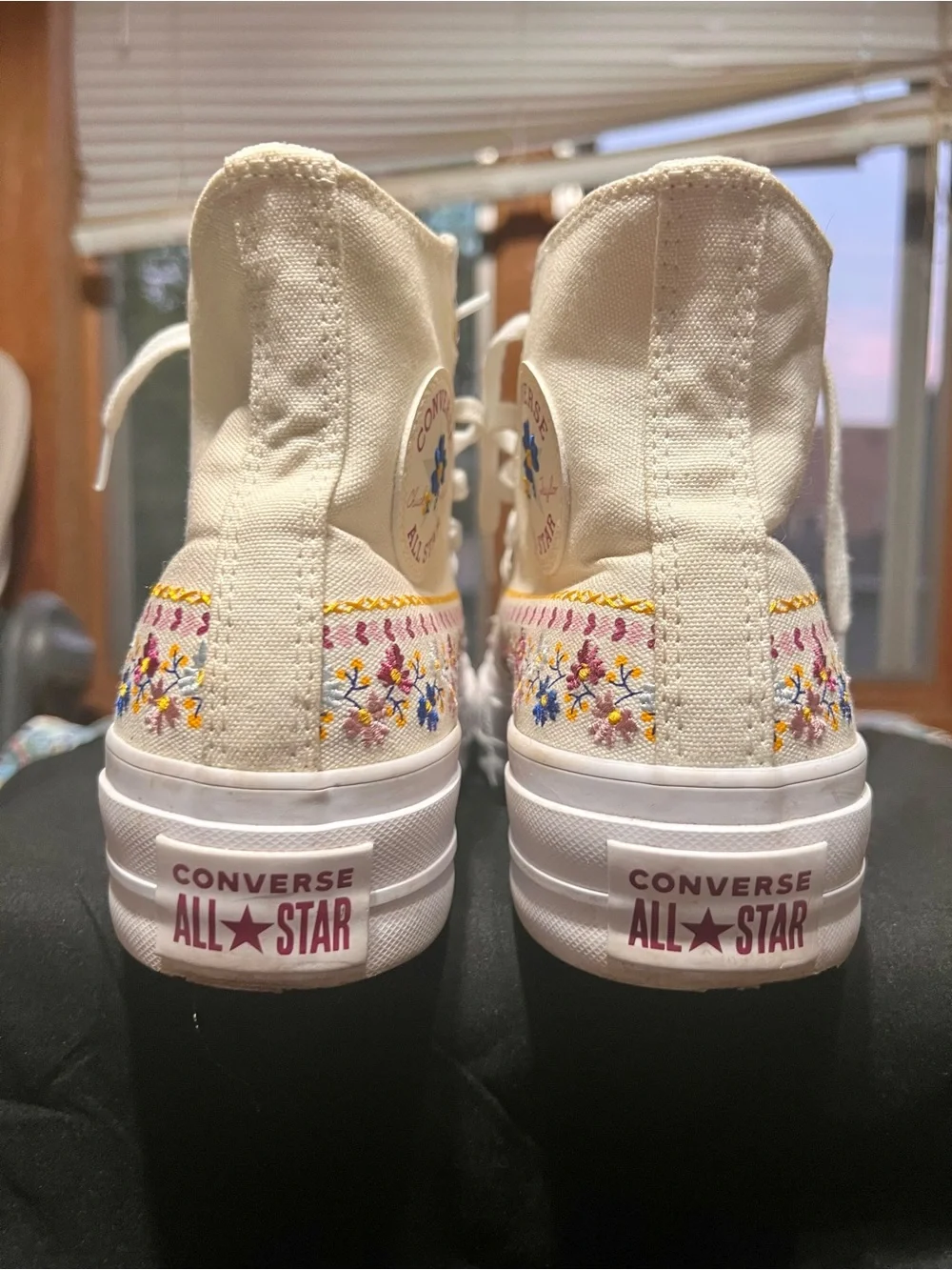 Converse Women's Chuck Taylor All Star Lift High 'Free Spirit Florals size 9